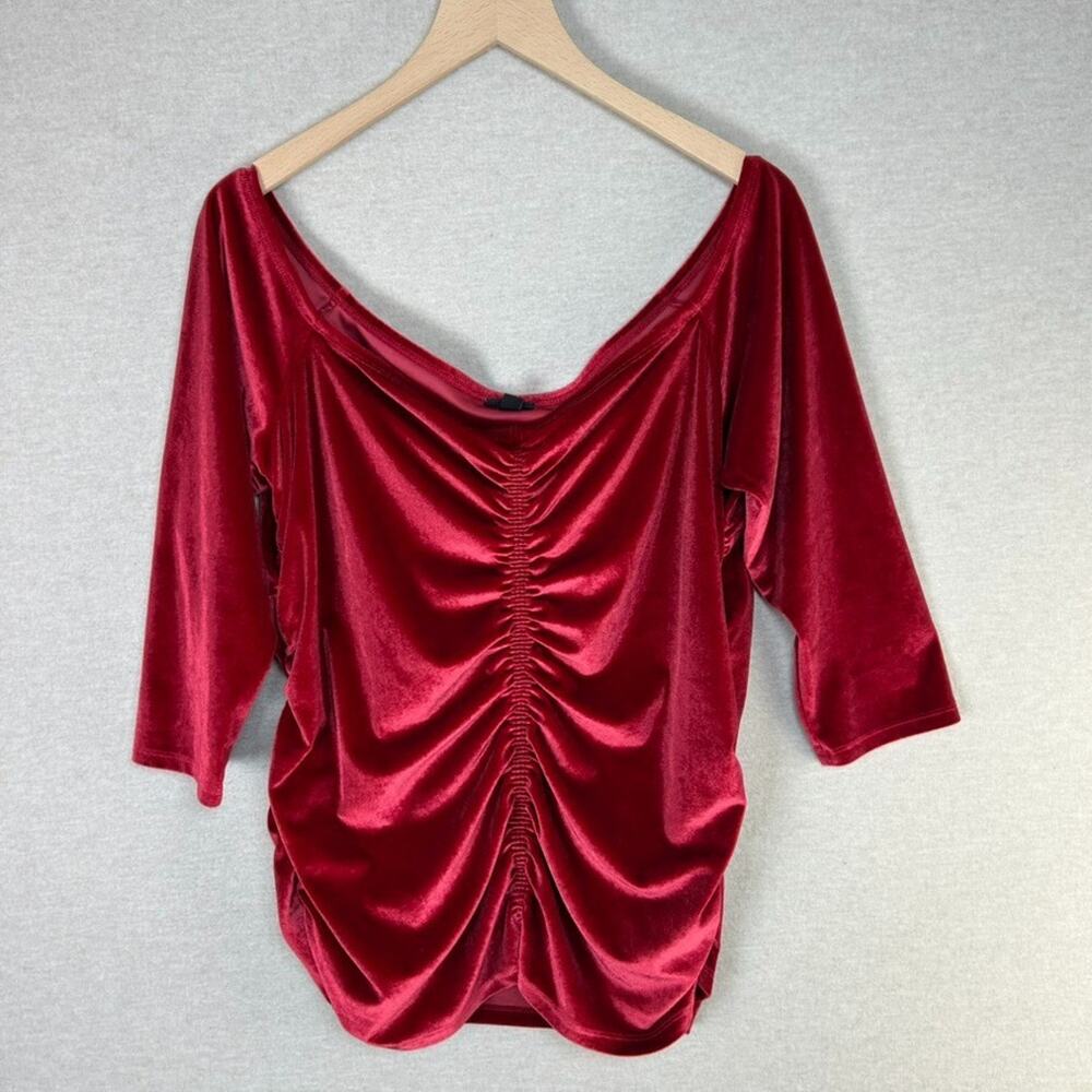 Torrid Womens Red Velvet Shirred Front Top Size 2X Stretch Vampy Sexy Holidays - Picture 2 of 9